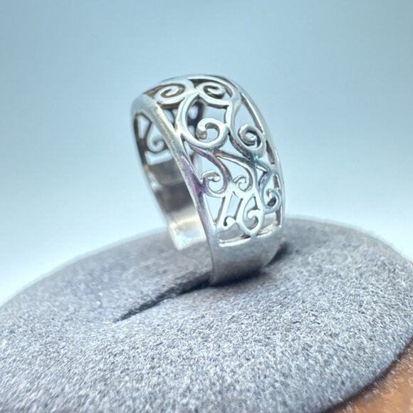 VTG Solid Sterling Silver 925 Filigree Scroll Design Tapered Band Ring Size 6.75 - Picture 4 of 9